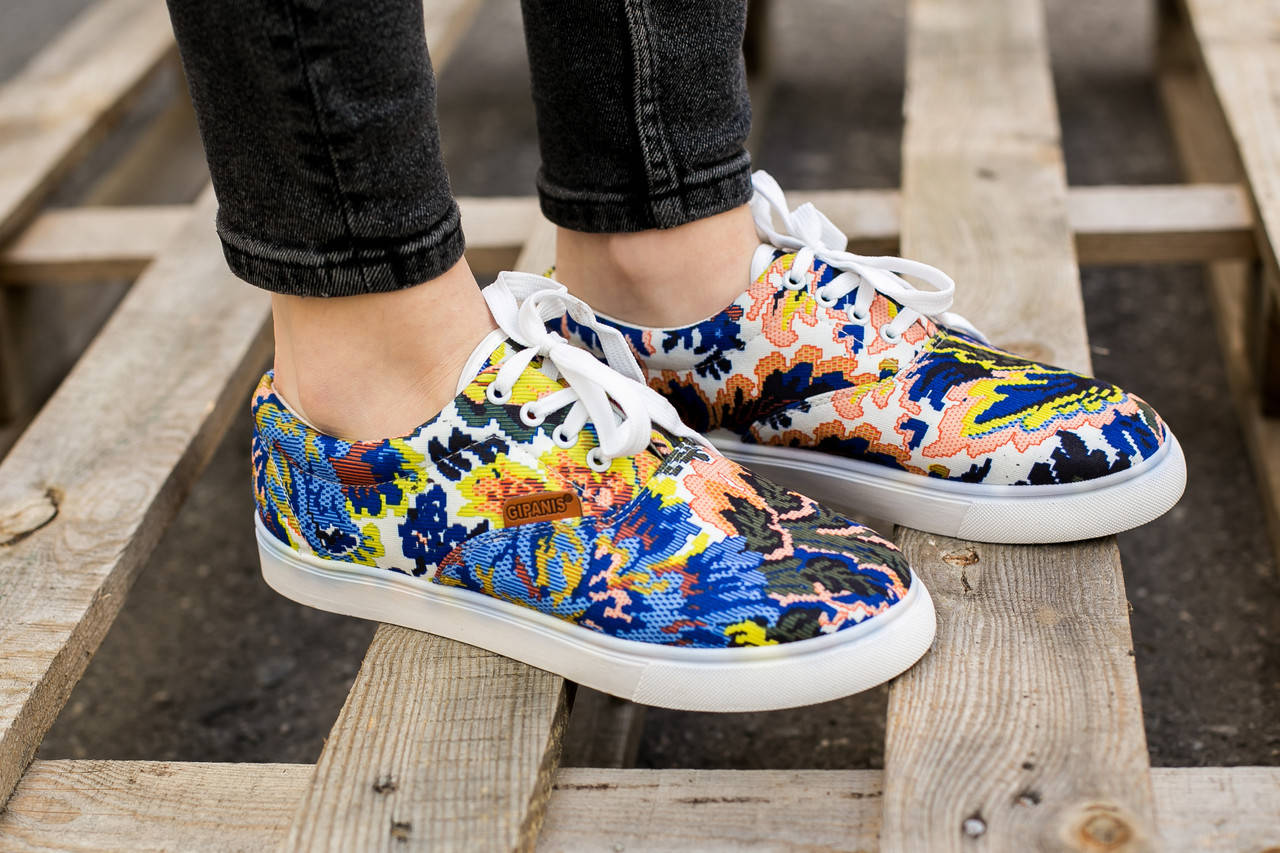 

Кеди жіночі на шнурках принт