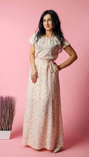 

Летнее платье с карманами красивого силуэта в нежный принт