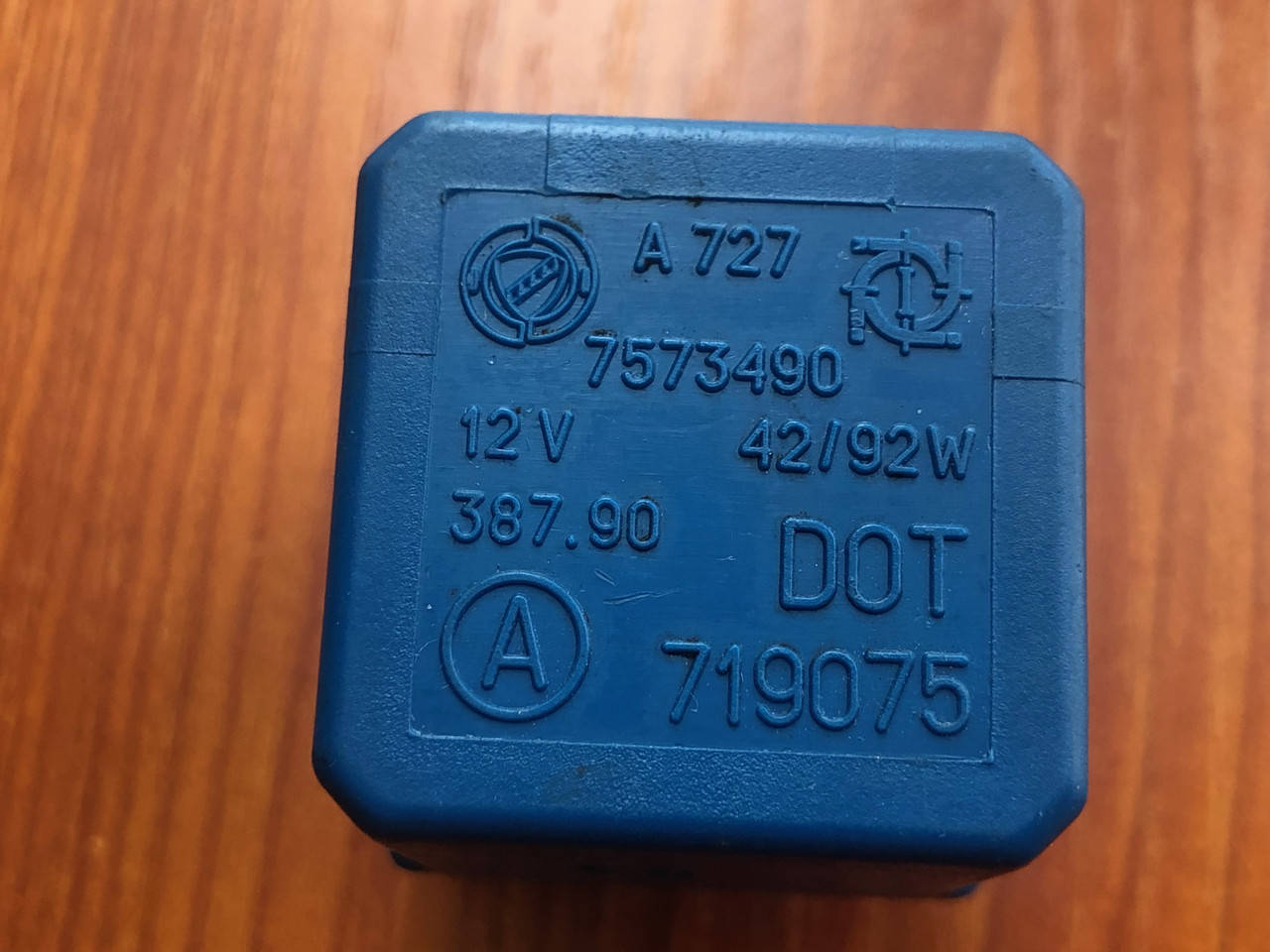 

Реле A727 7573490 719075 12V 42/92W 3 контакти Fiat Alfa Lancia різні моделі