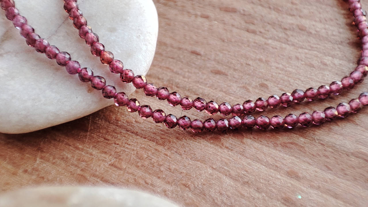 

Гранат натуральный 2мм (бусины на нити)