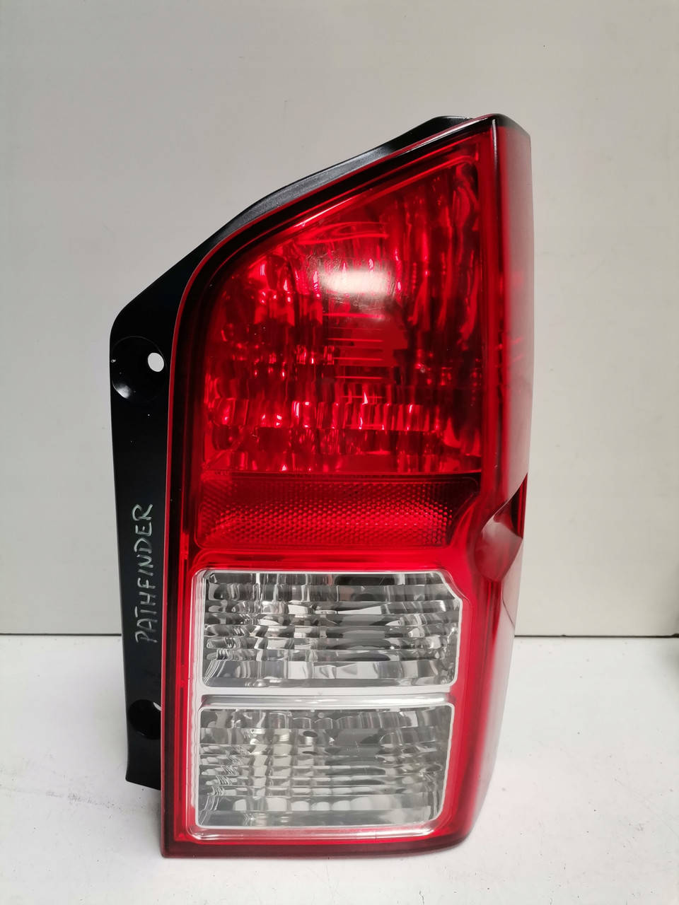 

Фонарь стоп Права Nissan Pathfinder III под заказ 2-4 дн