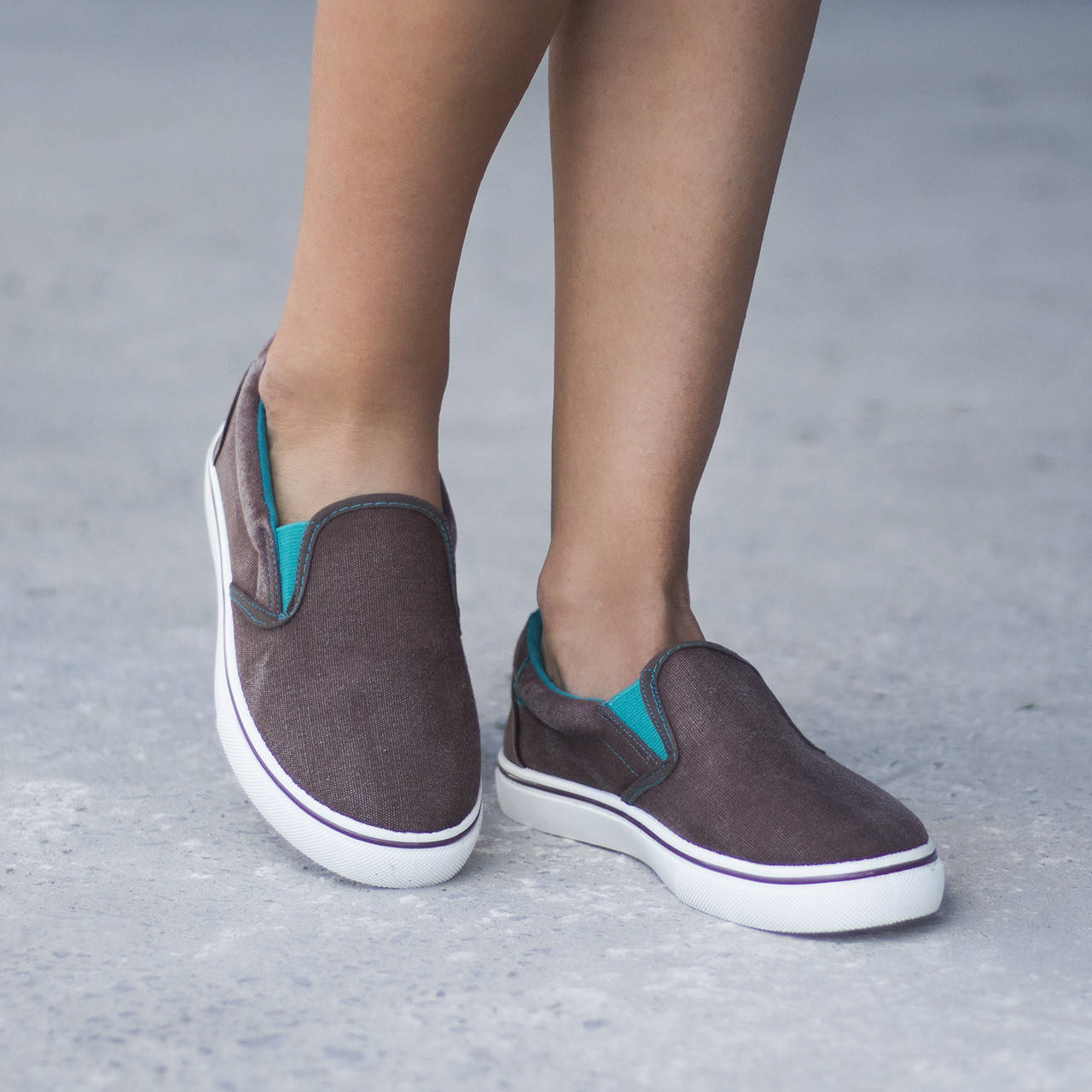 

Слипоны NEONS коричневые 33р.