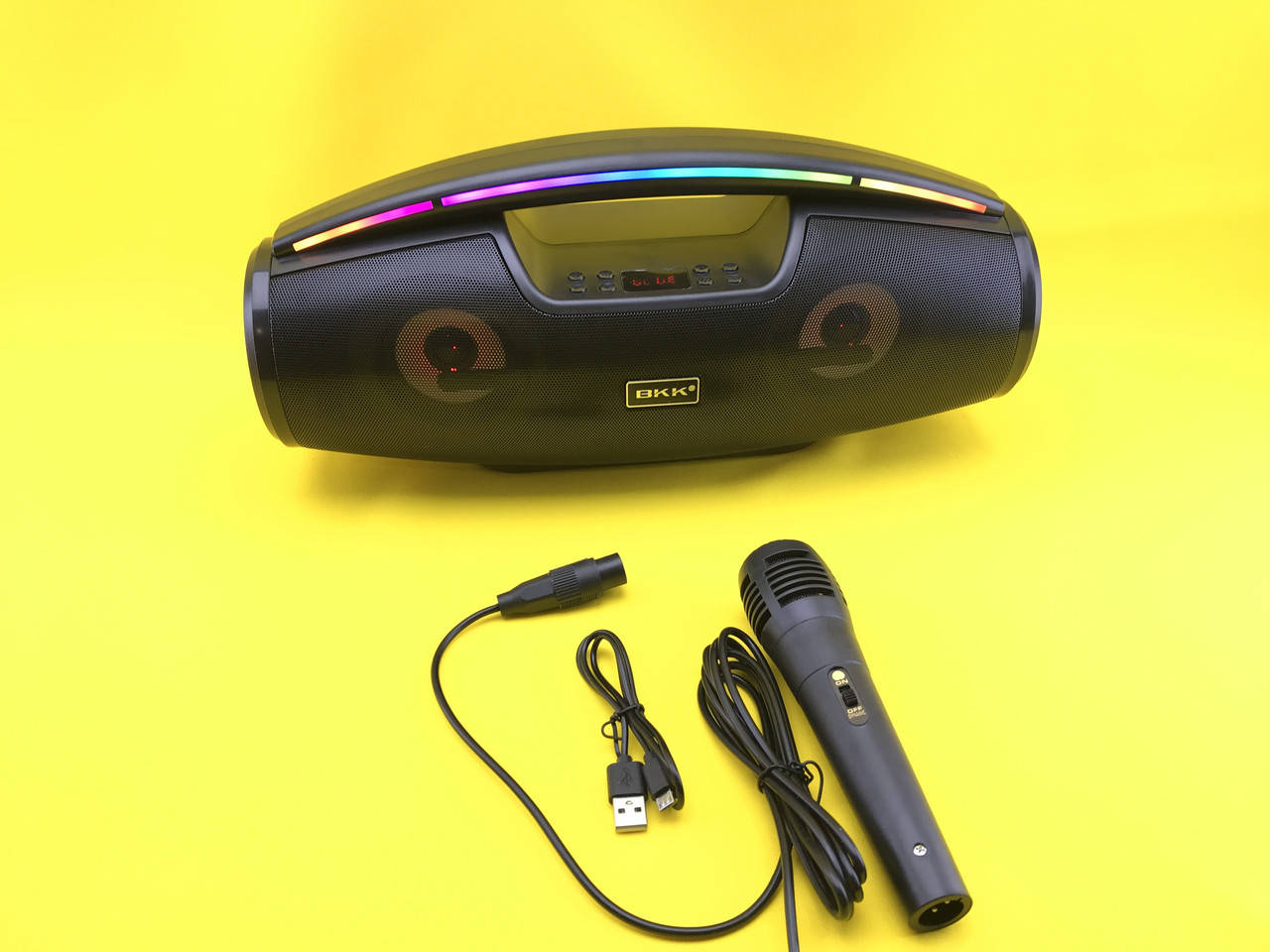 

Колонка портативная Bluetooth с микрофоном BBK B100