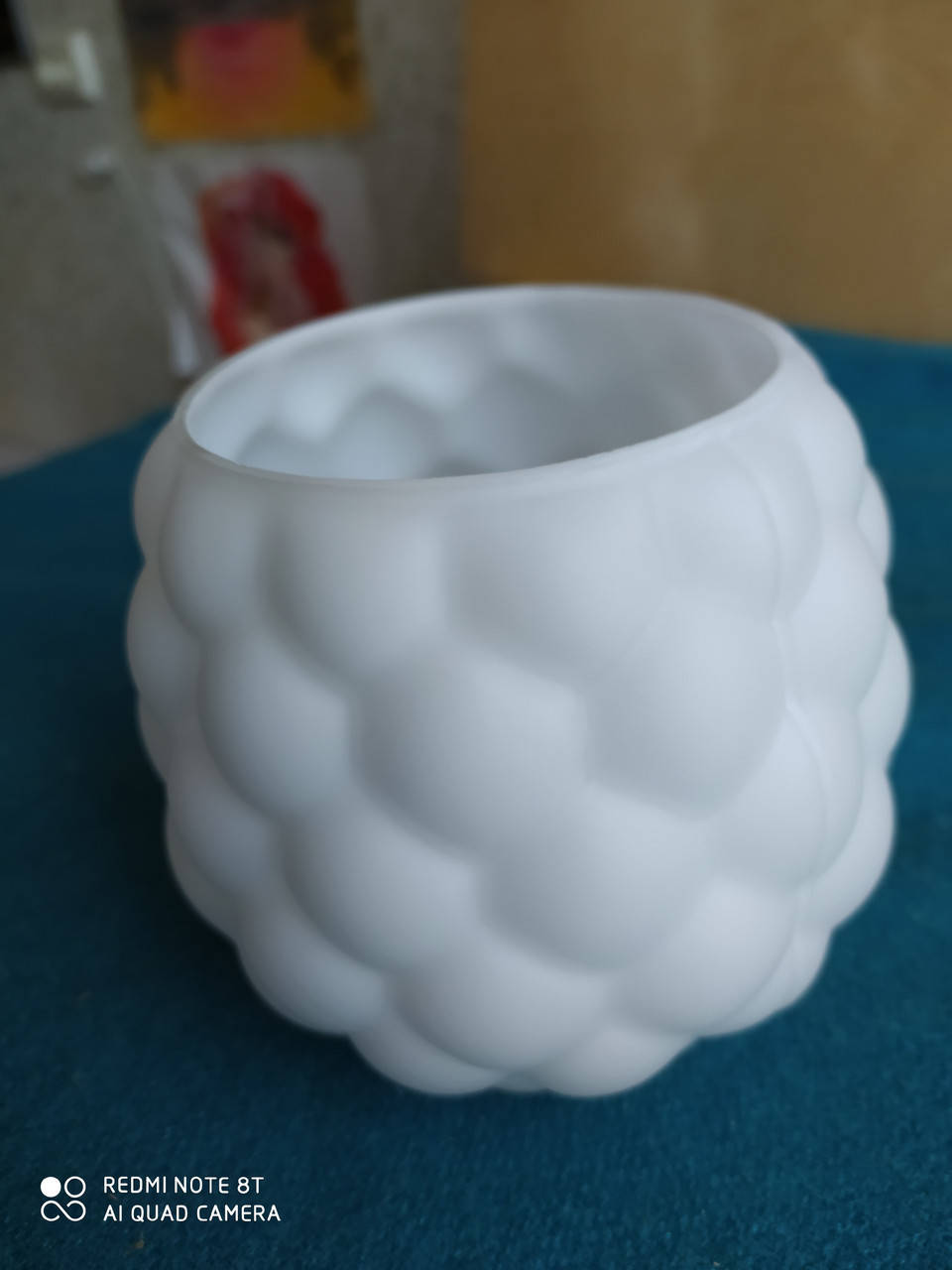 

Плафоны белые соты. отв 4см размер 11х11см, нижнее отверстие 8 см, Белый