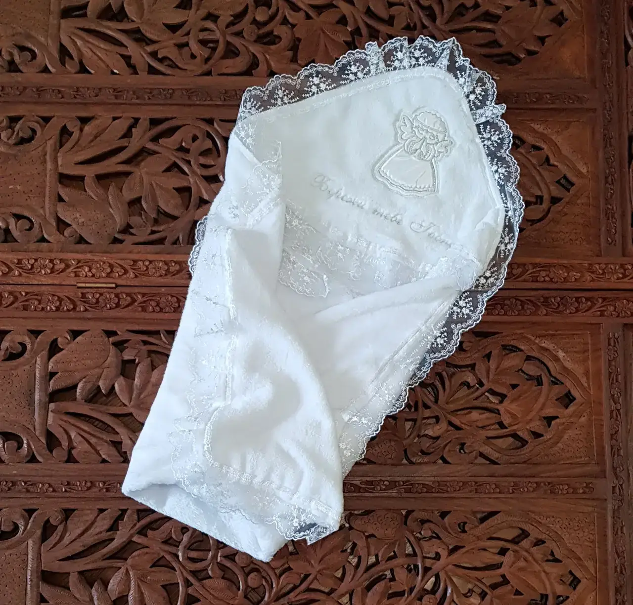 

Нарядная Крыжма-полотенце махровая с уголком на крещение Ангел, Белый