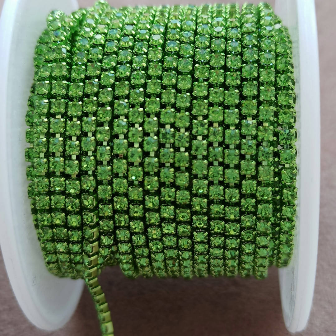 

Стразовая цепочка, 2мм, Салатовый