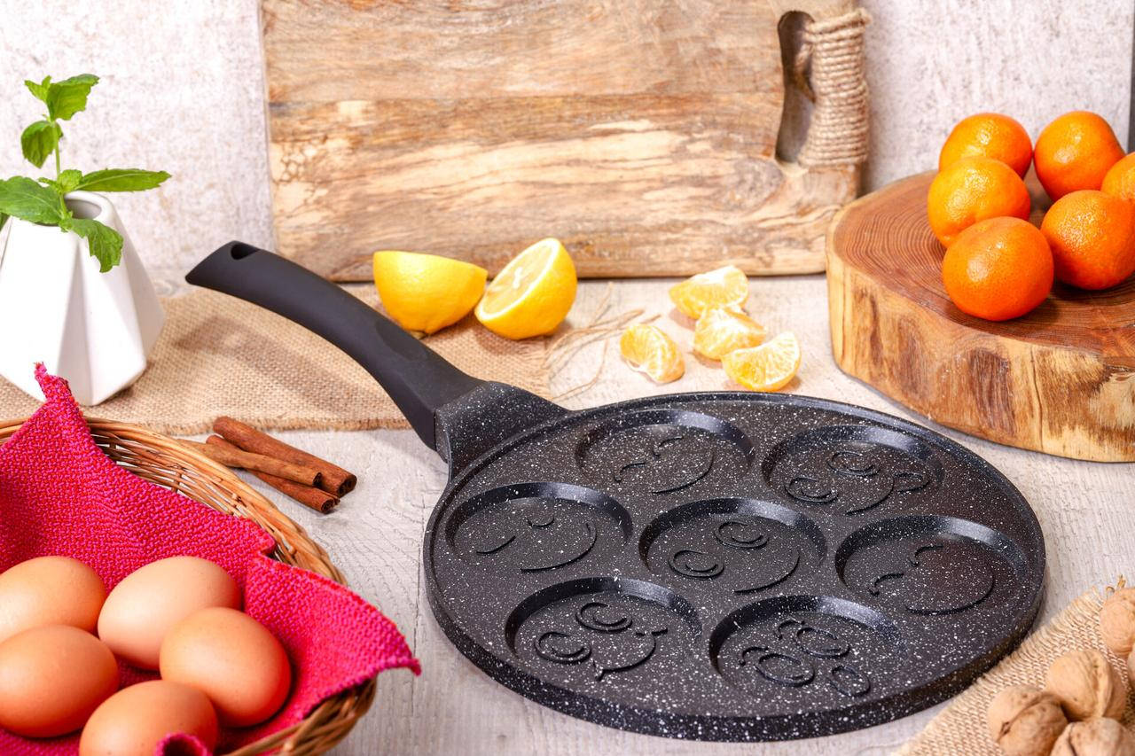 

Сковорода оладьи-смайлики с мраморным покрытием. Edenberg EB-7511