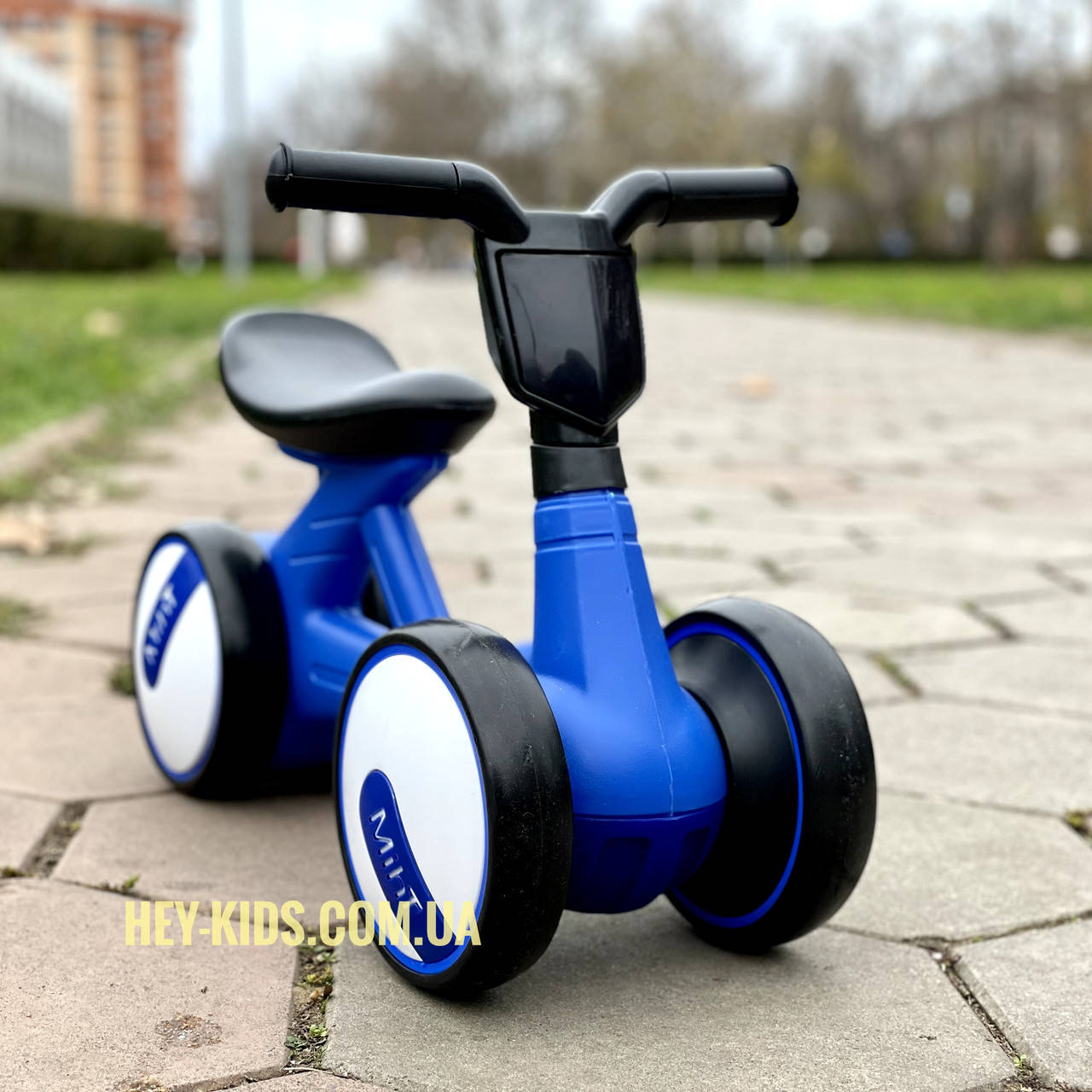 

✅ Детский беговел-каталка музыкальная со светом фар для ребенка от 1 года до 3 лет Bambi Mini M 4086-4 синий