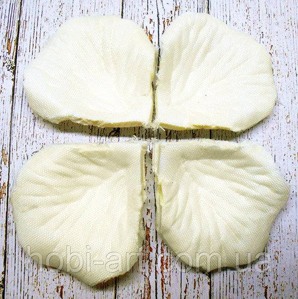 

Пелюстки троянди з тканини № 365 (100-125шт) молочний