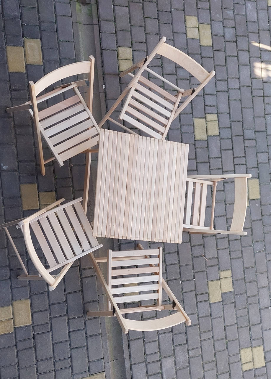 

Набор из дерева.4 стулья 1стол.