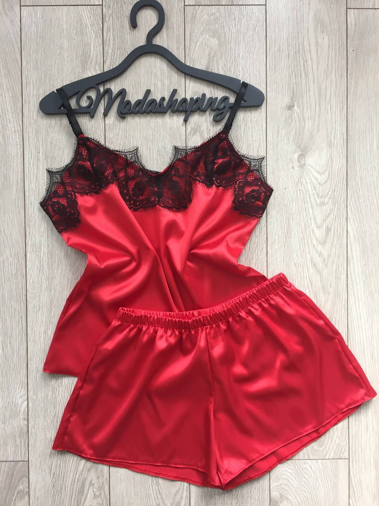 

Пижама атласная женская майка и шорты красная XL