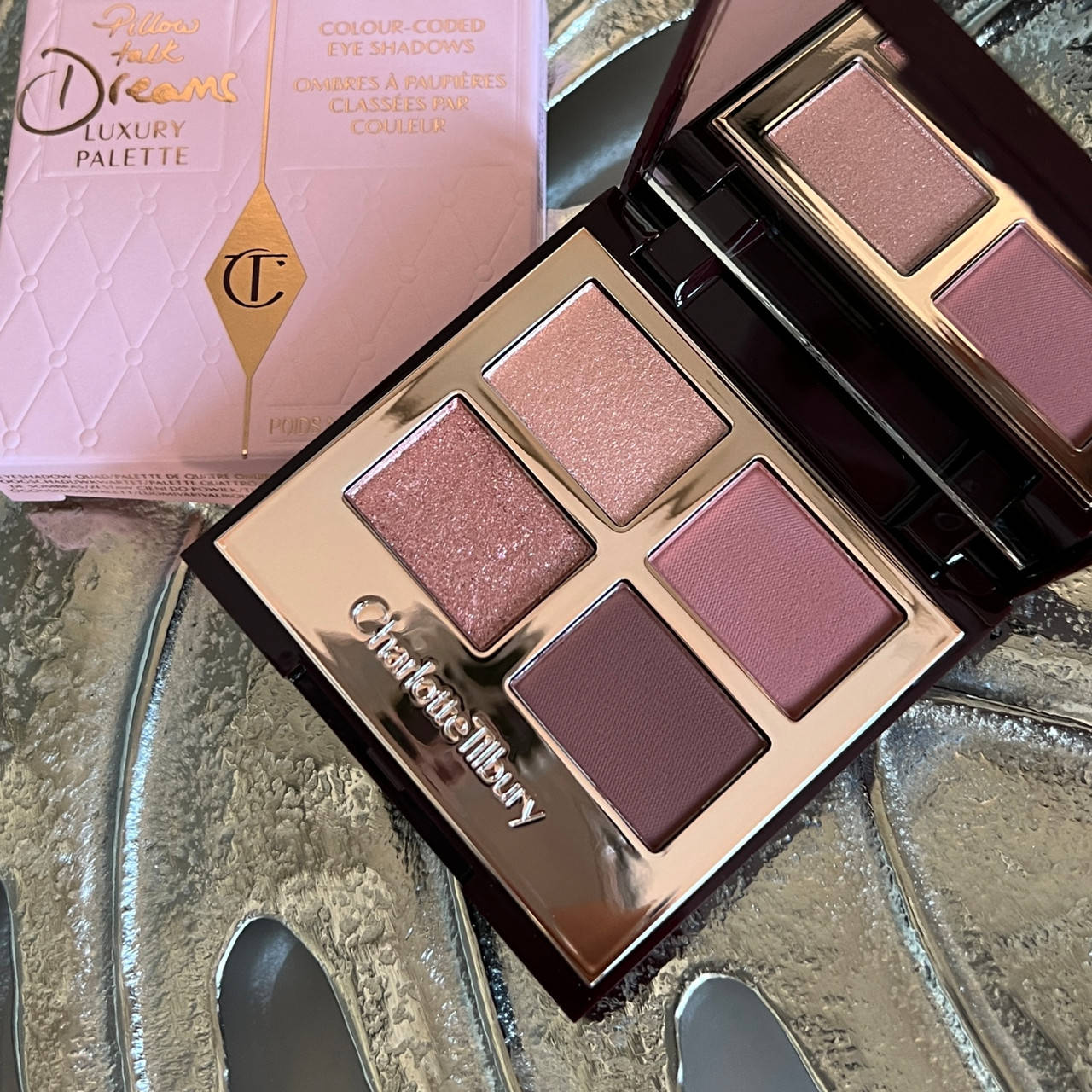 

Палетка Charlotte Tilbury Pillow Talk Dreams Luxury Palette