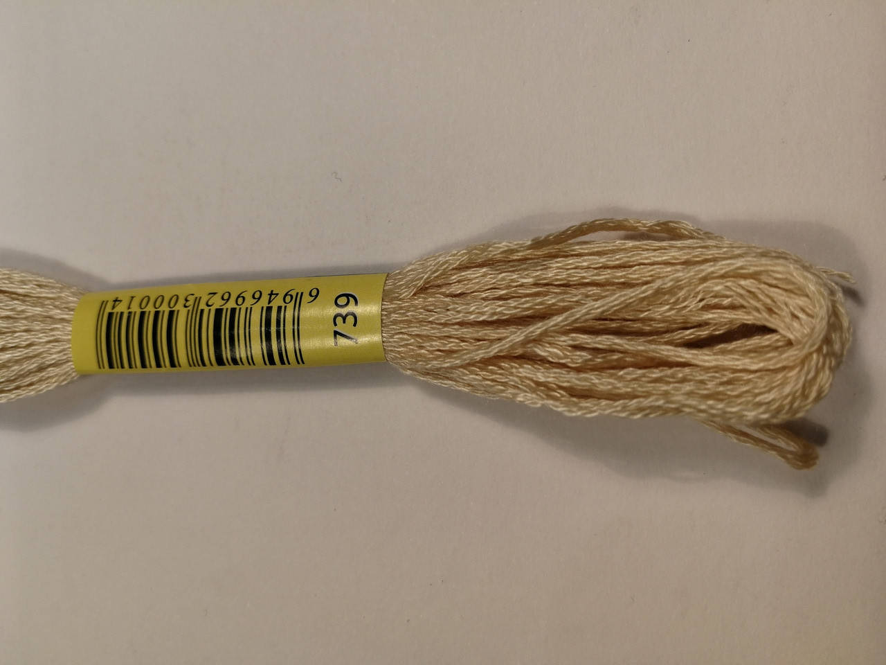 

Мулине СХС 739 желто-коричневый очень светлый