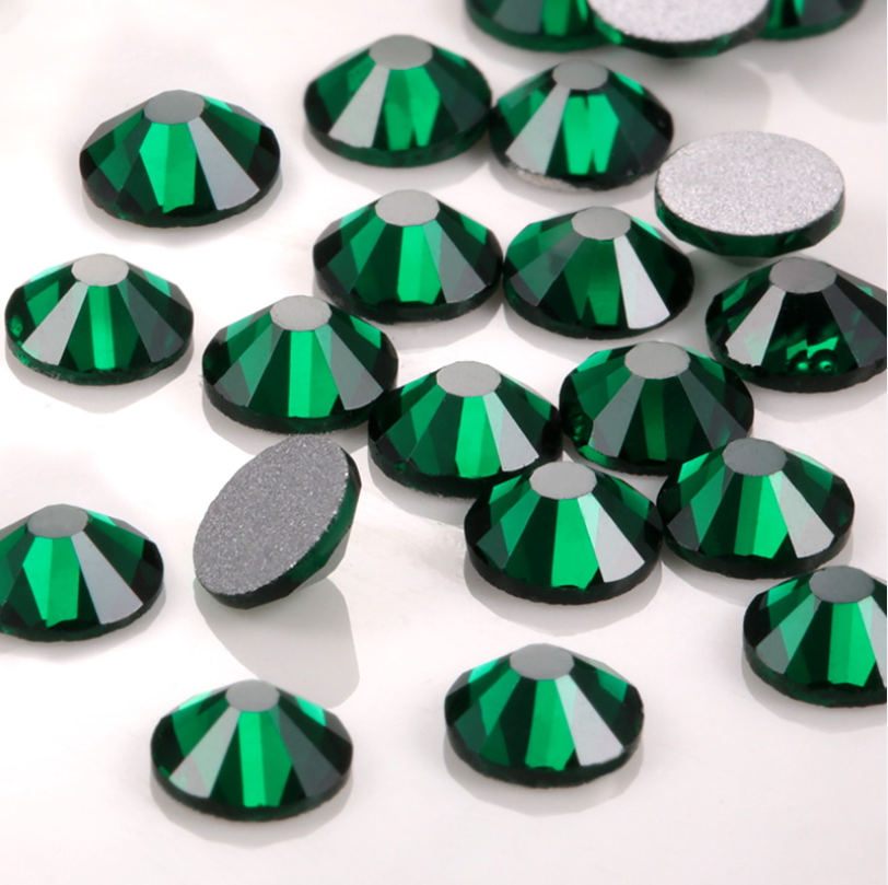 

Стразы SS-3 Malachite Green 1,4 мм (стекло) 1440 штук, Зелёный