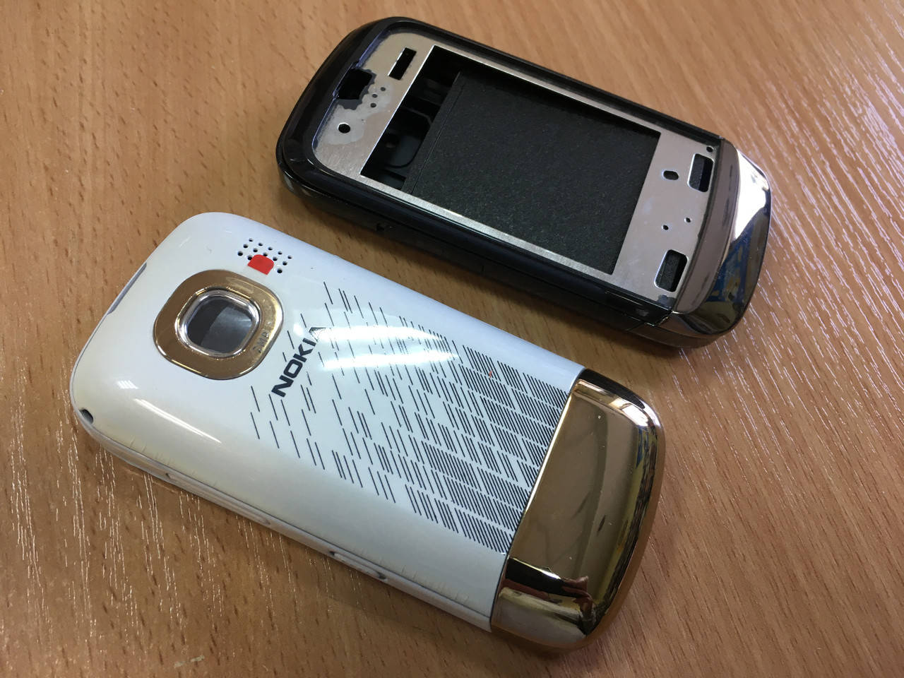 

Корпус для Nokia C2-06 черный/белый