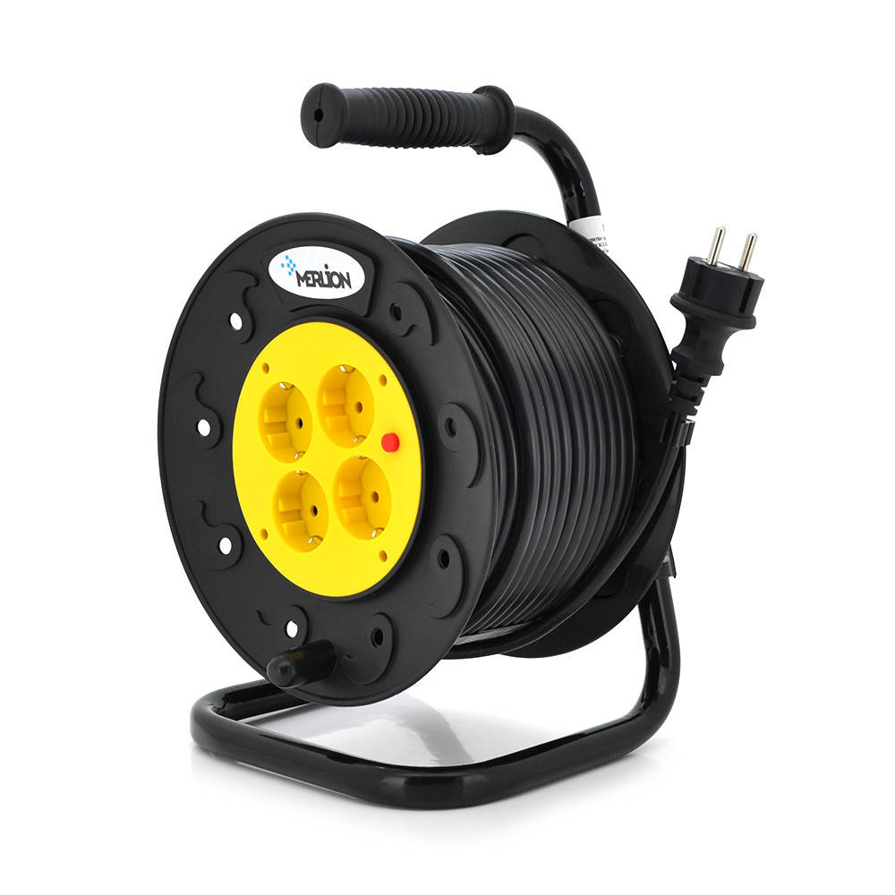 

Подовжувач на котушці MERLION 2х1,5, 30 м, 16А, 220В, 4xSCHUKO socket, кабель нг-LS, теплове реле (захист від