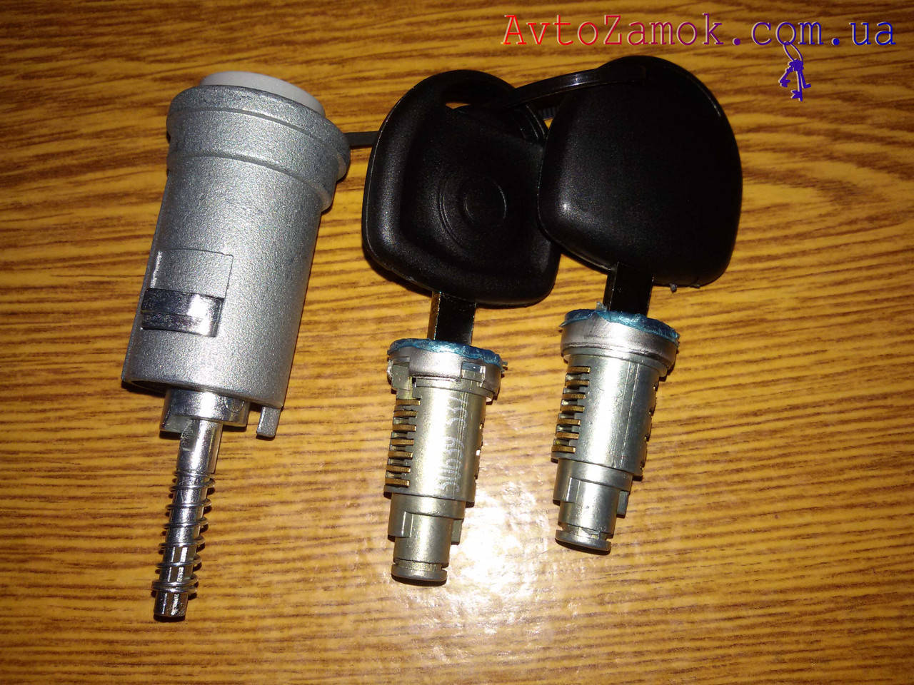 

Комплект личинок зажигания и двери Opel Vectra A