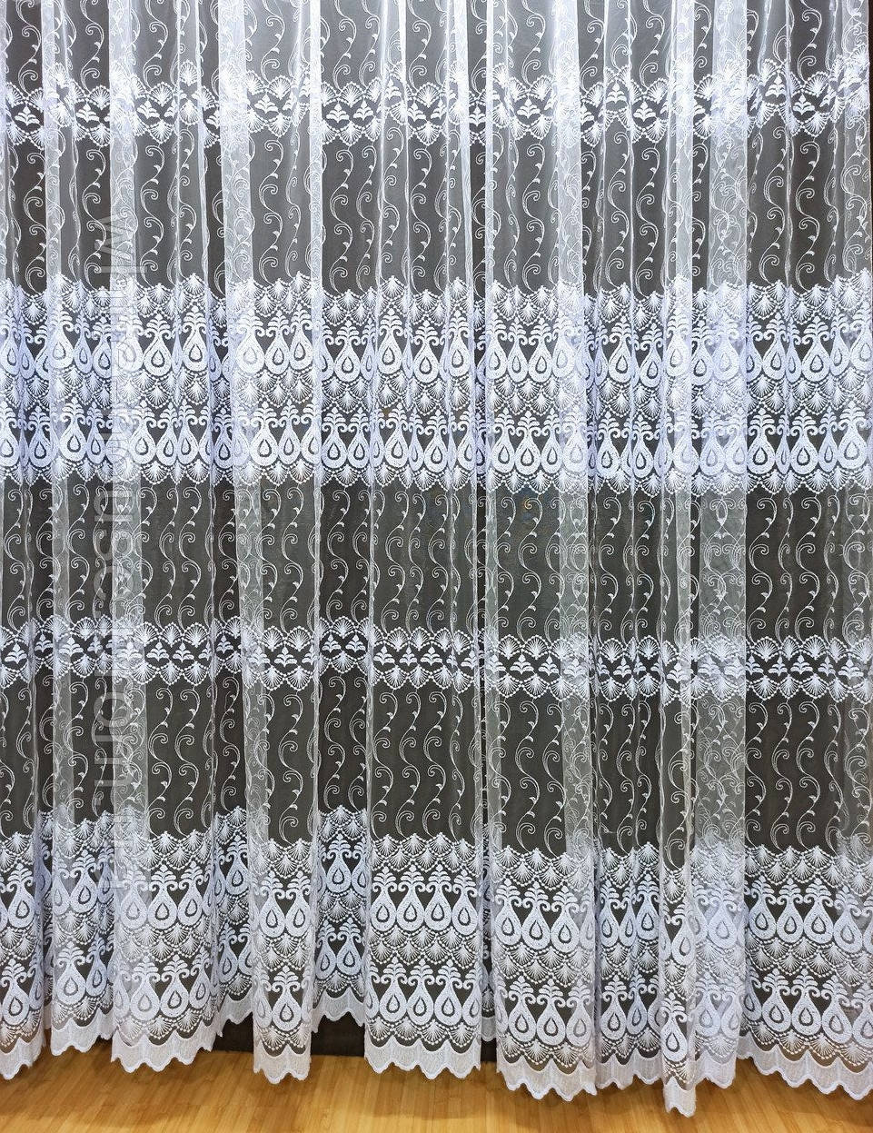 

Тюль белоя с белой вышывкой на фатине, Белый