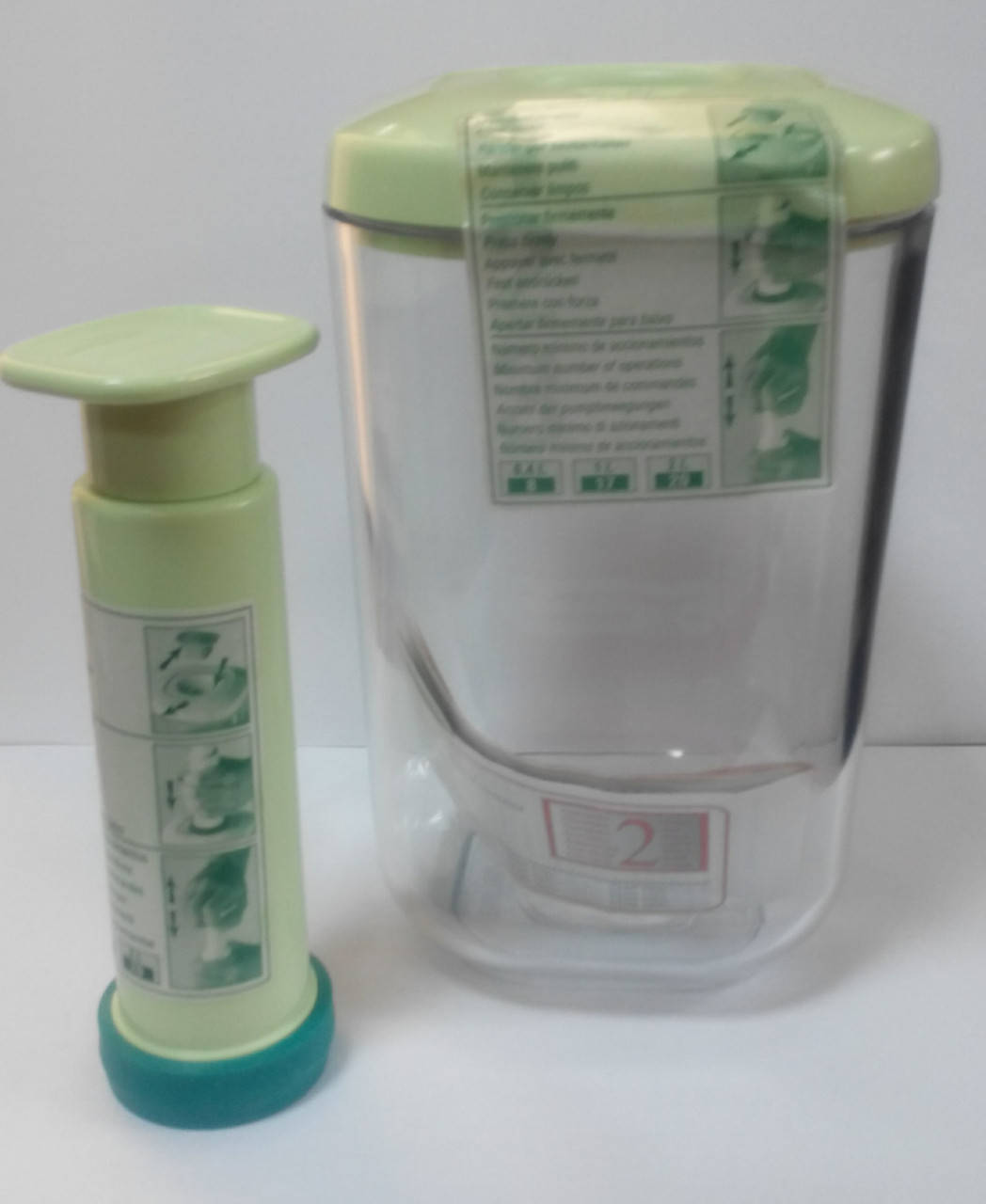 

Вакуумный контейнер с насосом Valira 4308/31 1,1л.