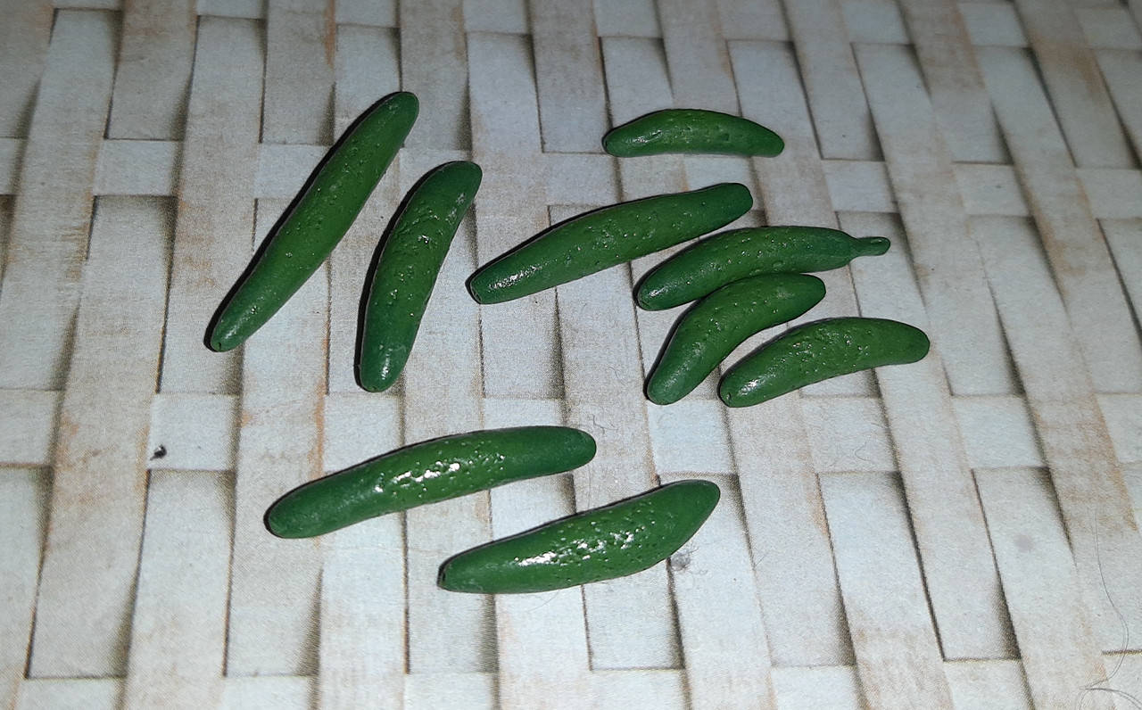 

Кукольная еда.огурцы