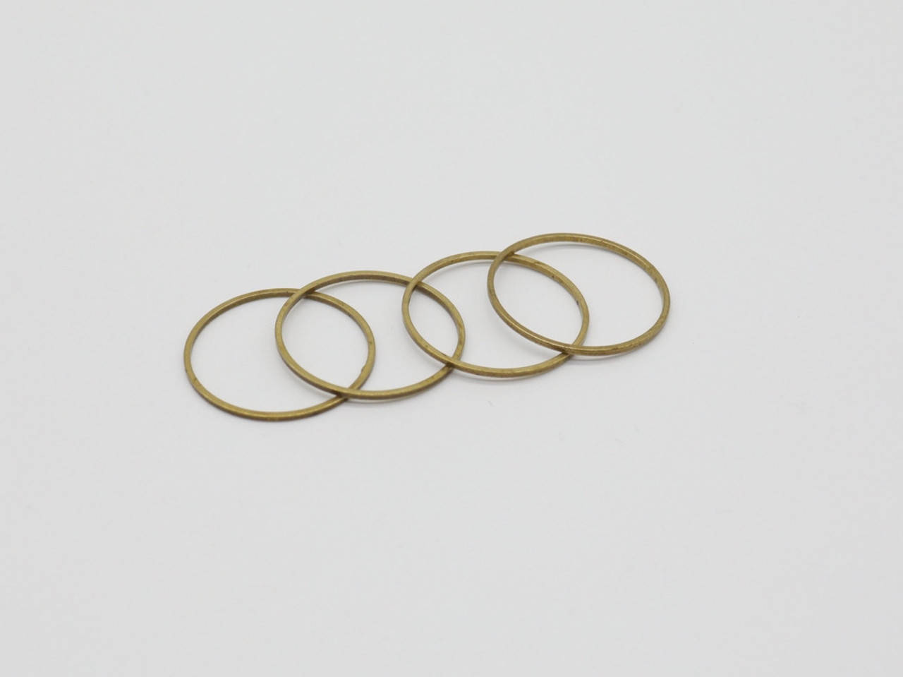 

Кольцо плоское тонкое. Цвет "старая латунь". 25мм, Серебро