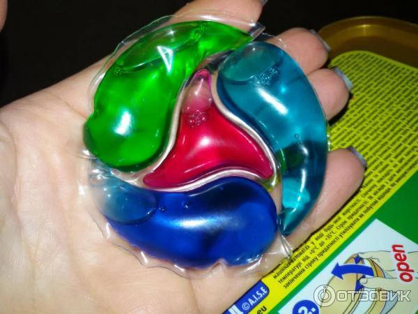 

Гель для стирки в капсулах Persil Discs Color Deep Clean