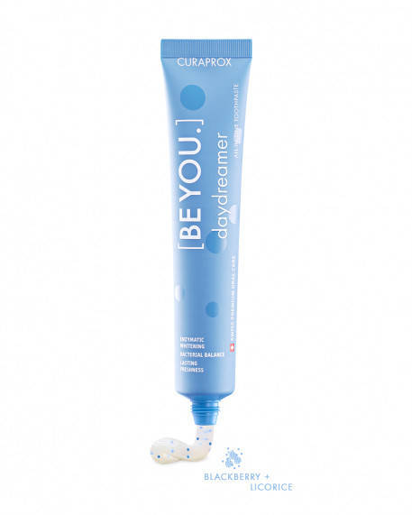 

Осветляющая зубная паста CURAPROX голубого цвета, вкус: Голубика& Лакрица