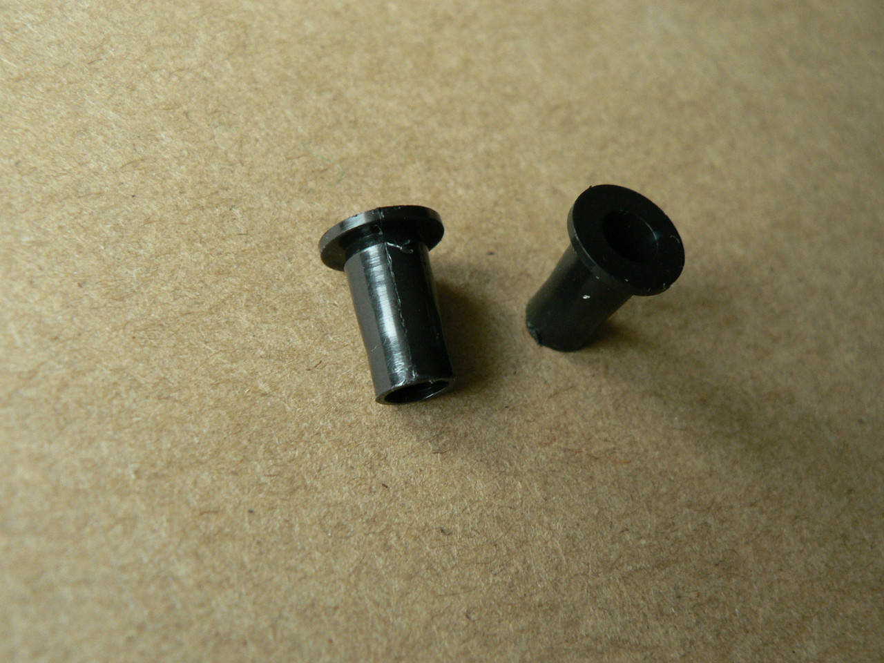 

Пистон №16 ВАЗ эмблем держатель крепление 2шт