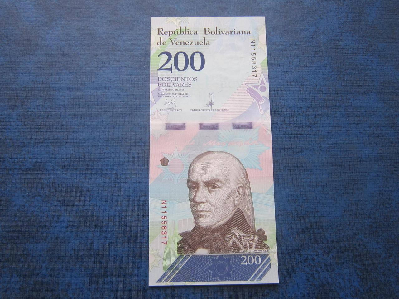 

Банкнота 200 боливаров Венесуэла 2018 фауна птица попугай UNC пресс