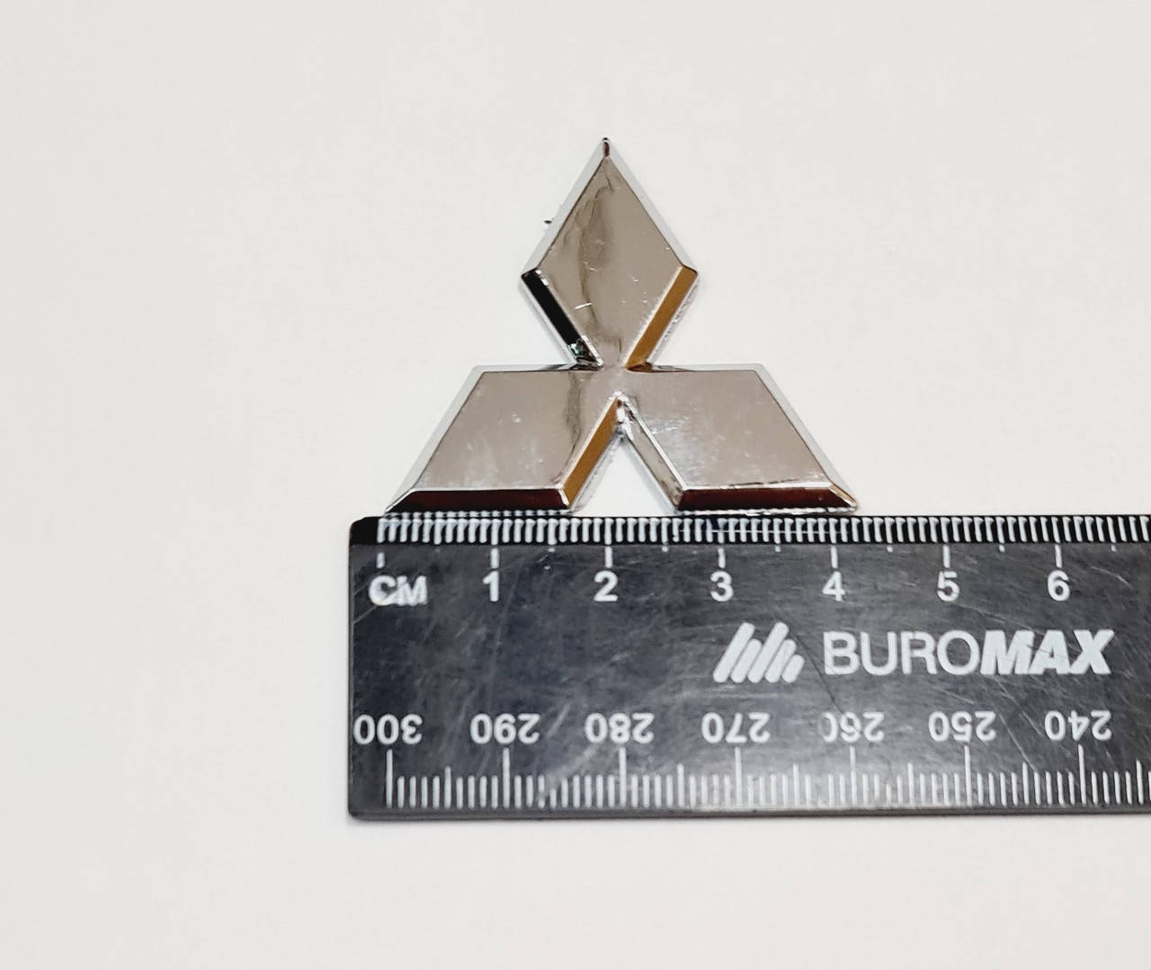 

Эмблема багажника Mitsubishi 4,3см плоский