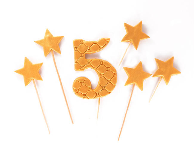 

Цукрова прикраса для торта Цифра святкова 0 5