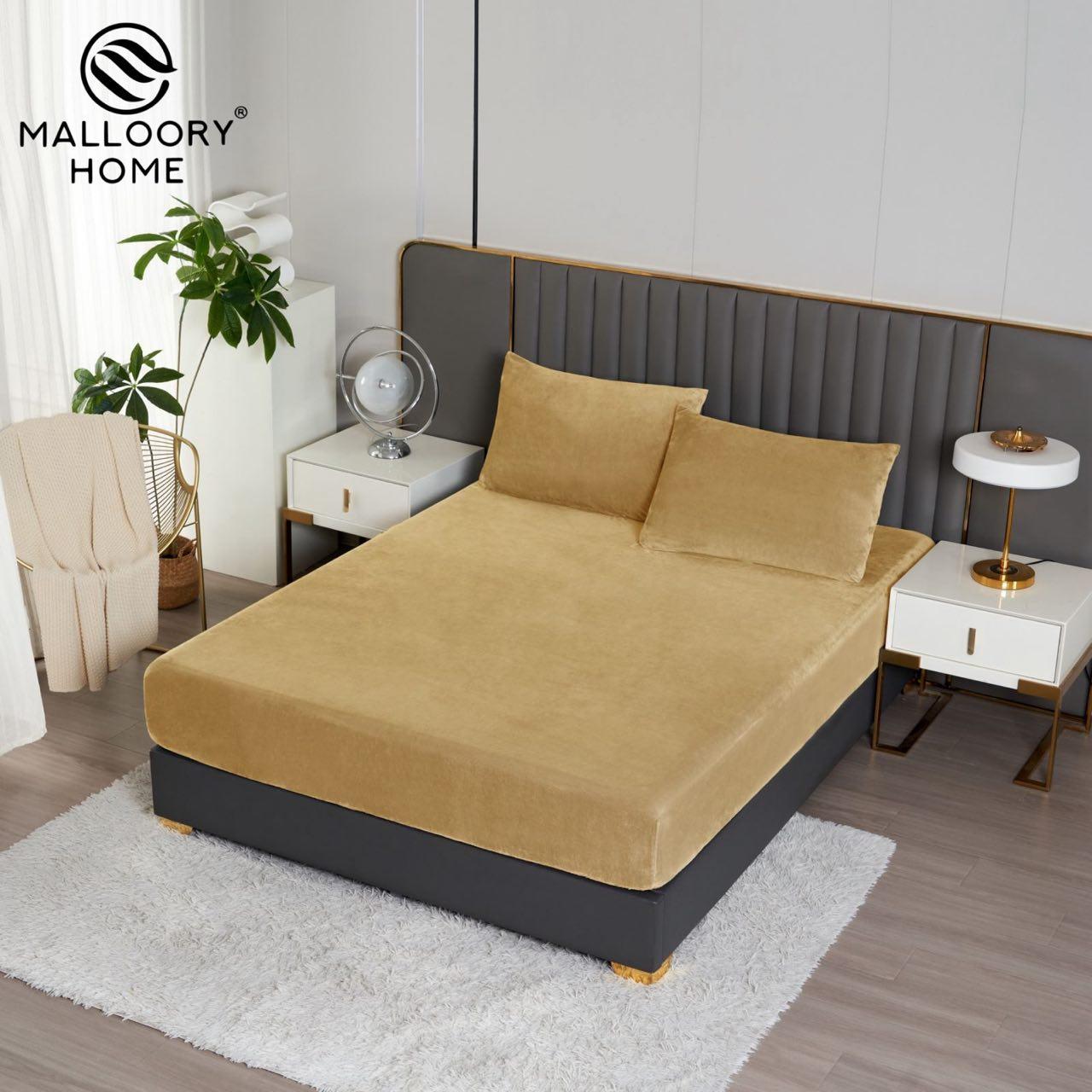 Комплект простирадла на резинці + 2 наволочки велюр Malloory Home двоспальний