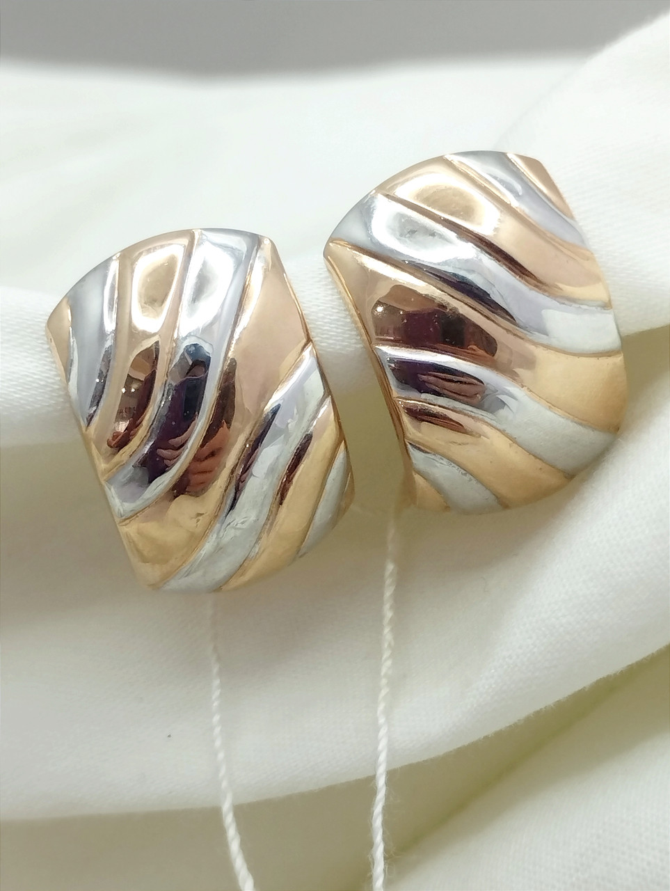 Золоті сережки з червоного й білого золота без вставок