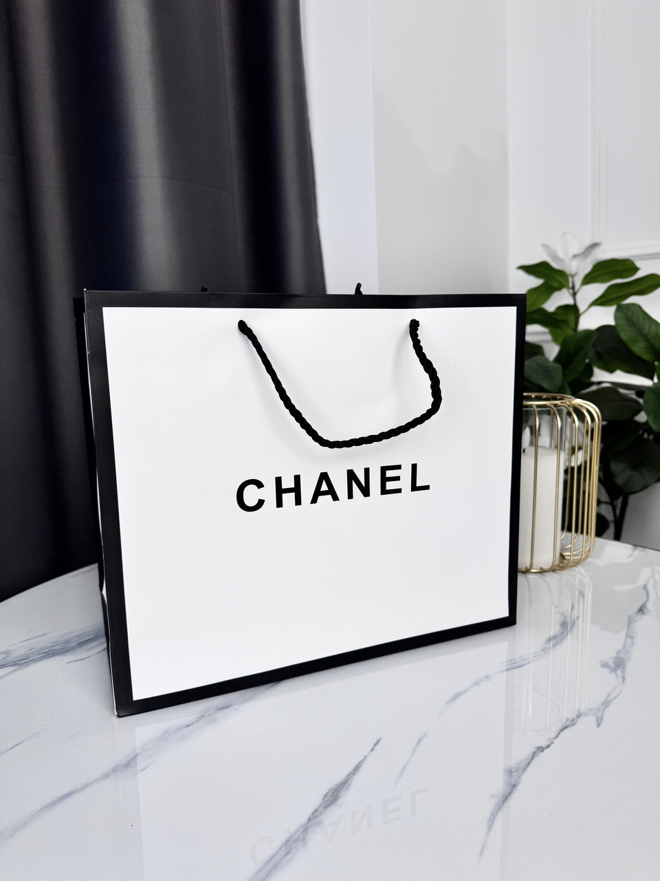 Фірмове паковання середній пакет Chanel паковання на подарунок. Подарункова брендова упаковка Шанель, фото 1