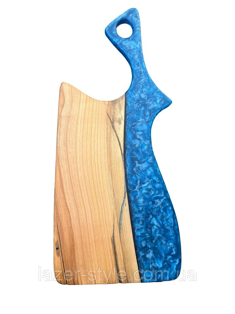 Дошка сервірувальна з епоксидною смолою синього кольору, фото 1