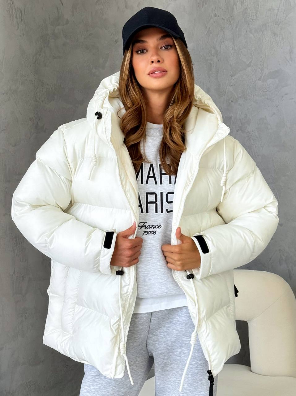 Куртка пуфер жіноча зимова оверсайз на затяжку молочна, фото 1