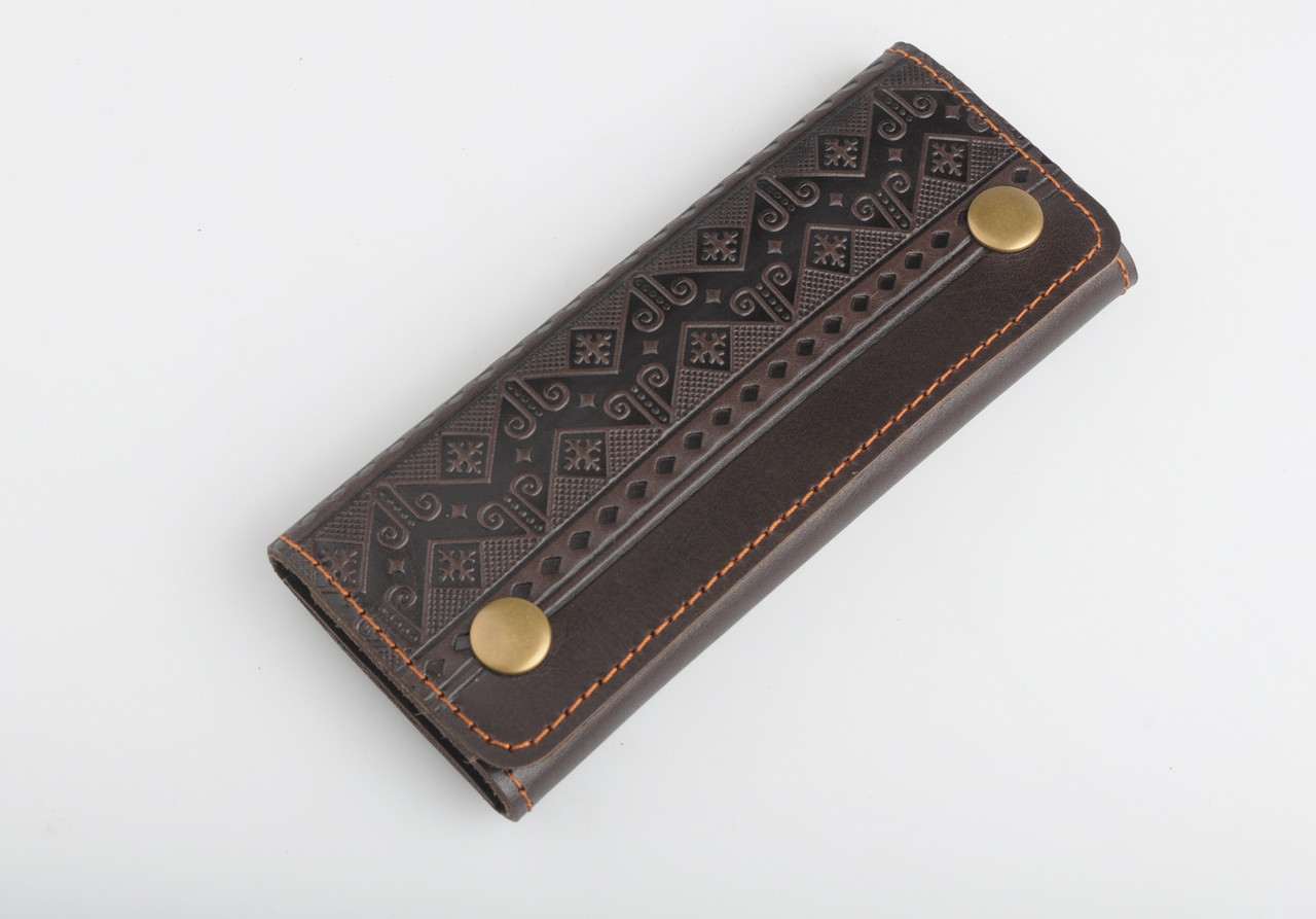 Шкіряна ключниця з тисненням "Фолк", 6 карабінів, коричневого кольору, 14х6 см, фото 1