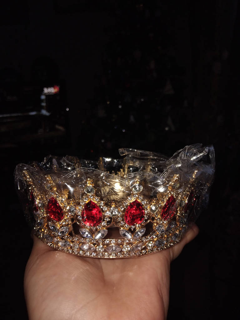 Золота корона на торт з червоними камінчиками. 12.5 см діаметр - фото покупців 1