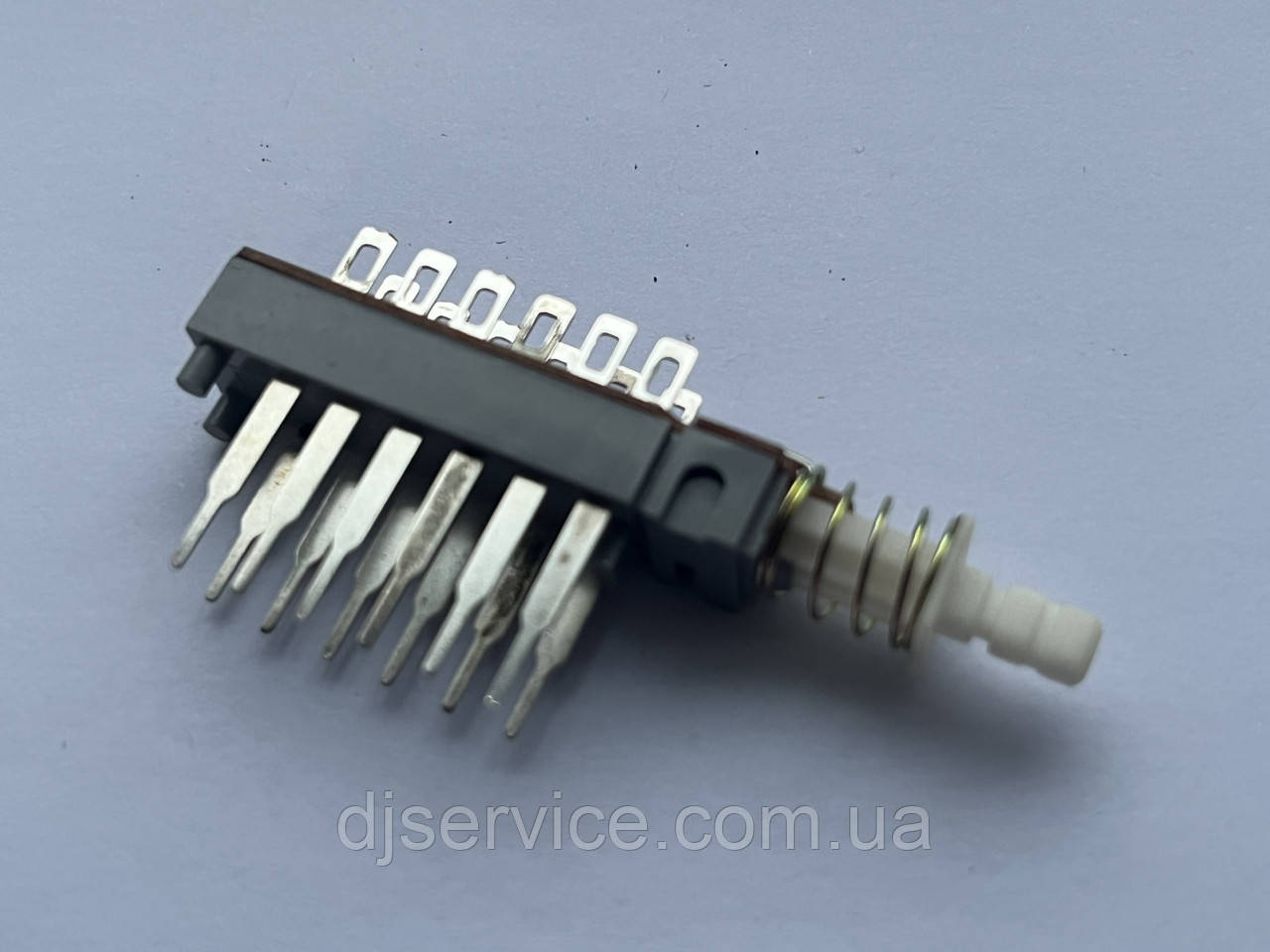 Кнопка 12pin з фіксацією для процесорів, підсилювачів, гітарних комбіків, фото 1