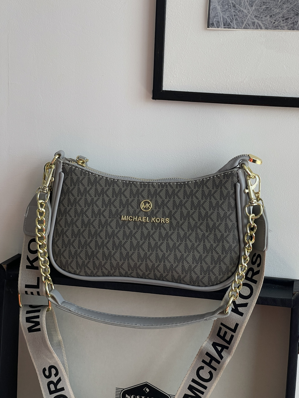 Сумка жіноча Michael Kors Jet Set Charm сірий на широкому ремені Майкл Корс, фото 1