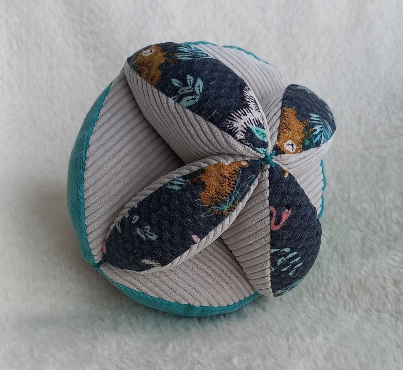 М'яч Такане розвиваюча іграшка Монтессорі «Сафарі Velvet» для немовлят, фото 1