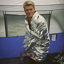 Рятувальна теплова ковдра космічне покривало термоодеяло з фольги майлара, фото 2