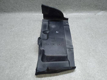 Дефлектор радіатора CHRYSLER 200 14-16 2.4 ED6 2016 прав. (б/у)