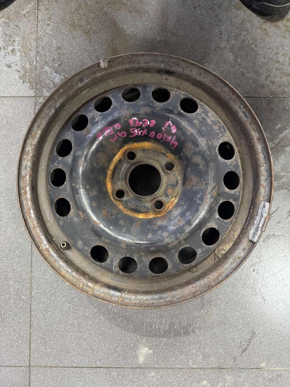 <p>Вітаю зацікавлених на авто розборці Чемпіон !!!<br />
 Предметом оголошення є 4 100 R 15 6J Et43 Цо 56.6 Gm Opel</p>
 
 <p>Ціна вказана за 1шт!<br />
 &nbsp;</p>
 
 <p>Детальні фото та інформація за телефоном 0973363743<br />
 Відправка по усій Україні за передоплатою на транспортні витрати<br />
 Більш детальні фото надсилаємо на вайбер<br />
 Запрошуємо до перегляду інших оголошень</p> — фото 3