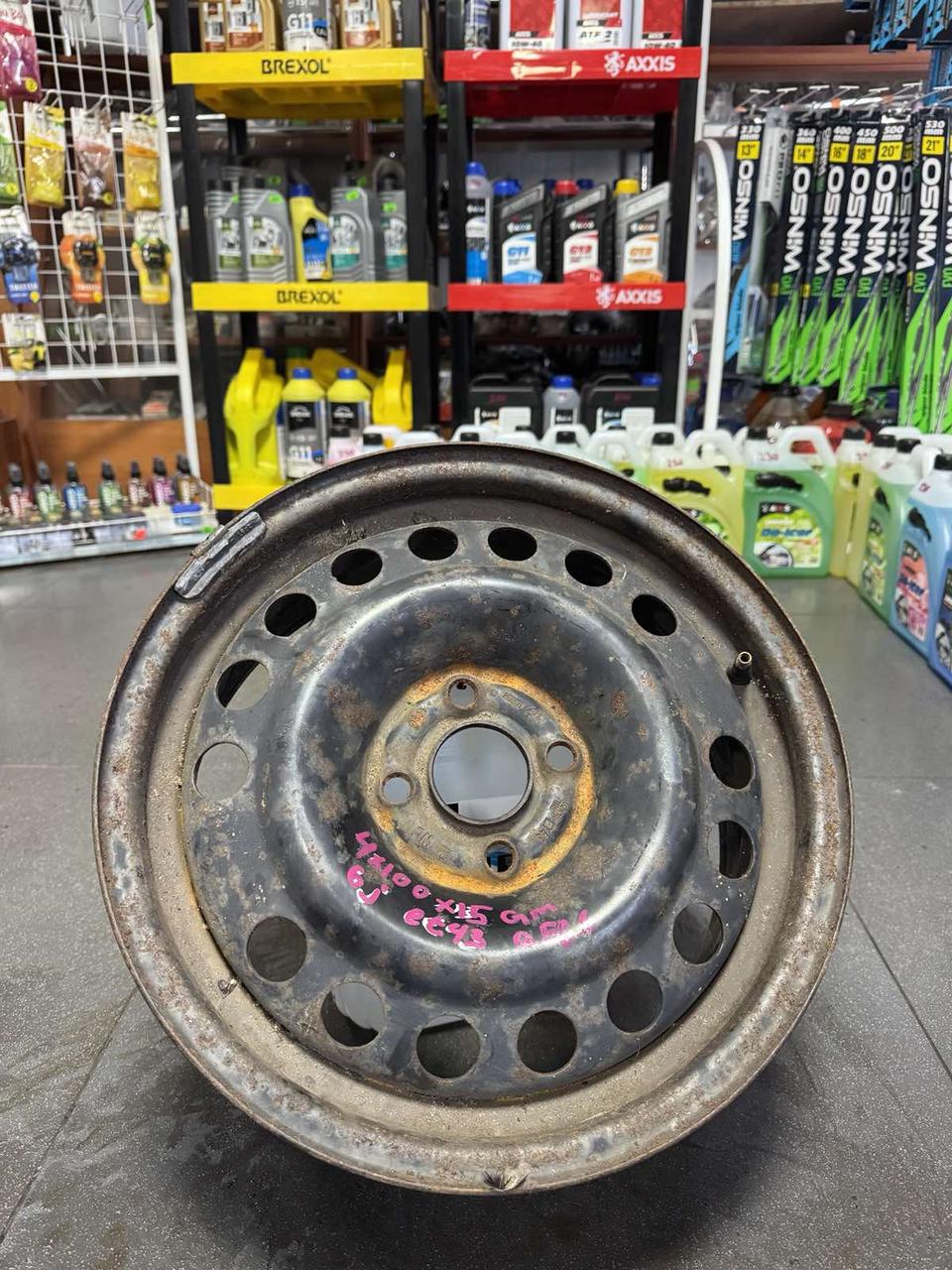 <p>Вітаю зацікавлених на авто розборці Чемпіон !!!<br />
 Предметом оголошення є 4 100 R 15 6J Et43 Цо 56.6 Gm Opel</p>
 
 <p>Ціна вказана за 1шт!<br />
 &nbsp;</p>
 
 <p>Детальні фото та інформація за телефоном 0973363743<br />
 Відправка по усій Україні за передоплатою на транспортні витрати<br />
 Більш детальні фото надсилаємо на вайбер<br />
 Запрошуємо до перегляду інших оголошень</p> — фото 1