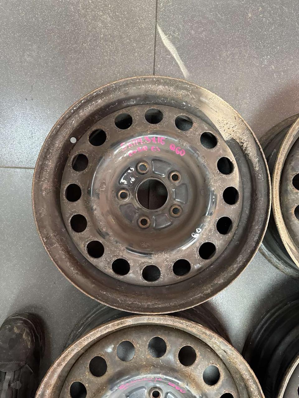 <p>Вітаю зацікавлених на авто розборці Чемпіон !!!<br />
 Предметом оголошення є Диск Металевий 5 114.3 R 16 6J Et50 Цо 60 2160627</p>
 
 <p>Ціна вказана за 1шт!<br />
 &nbsp;</p>
 
 <p>Детальні фото та інформація за телефоном 0973363743<br />
 Відправка по усій Україні за передоплатою на транспортні витрати<br />
 Більш детальні фото надсилаємо на вайбер<br />
 Запрошуємо до перегляду інших оголошень</p> — фото 6