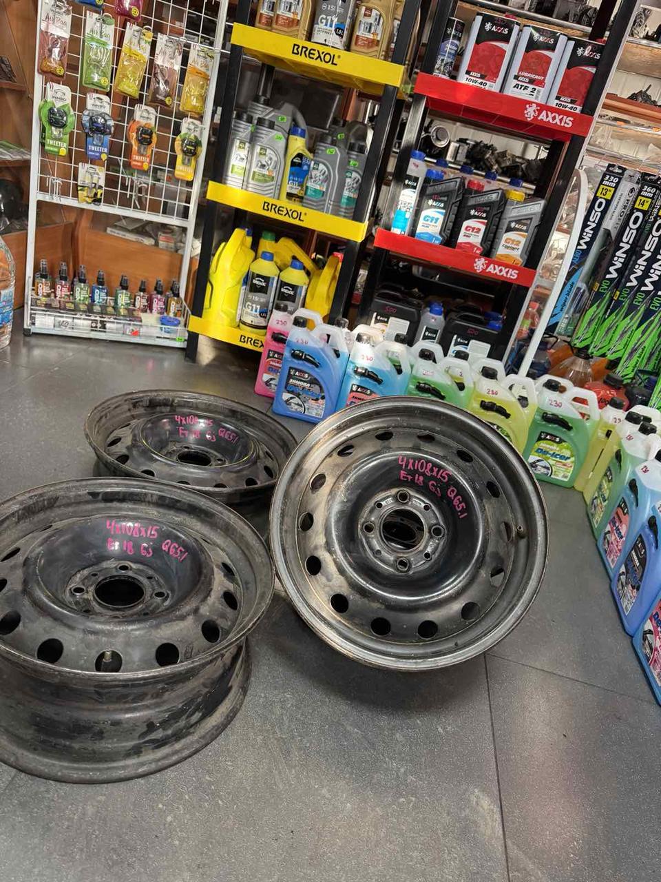 <p>Вітаю зацікавлених на авто розборці Чемпіон !!!<br />
 Предметом оголошення є Диск Металевий 4 108 R 15 6J Et18 Цо 65.1 2150740</p>
 
 <p>Ціна вказана за 1шт!<br />
 &nbsp;</p>
 
 <p>Детальні фото та інформація за телефоном 0973363743<br />
 Відправка по усій Україні за передоплатою на транспортні витрати<br />
 Більш детальні фото надсилаємо на вайбер<br />
 Запрошуємо до перегляду інших оголошень</p> — фото 1