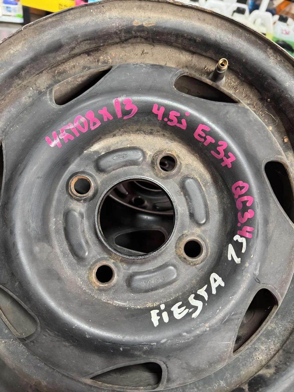 <p>Вітаю зацікавлених на авто розборці Чемпіон !!!<br />
 Предметом оголошення є Диск Металевий 4 108 R 13 4.5J Et37 Цо 63.4 Ford Fiesta</p>
 
 <p>Ціна вказана за 1шт!<br />
 &nbsp;</p>
 
 <p>Детальні фото та інформація за телефоном 0973363743<br />
 Відправка по усій Україні за передоплатою на транспортні витрати<br />
 Більш детальні фото надсилаємо на вайбер<br />
 Запрошуємо до перегляду інших оголошень</p> — фото 3