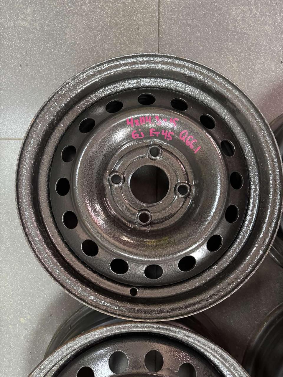 <p>Вітаю зацікавлених на авто розборці Чемпіон !!!<br />
 Предметом оголошення є Диск Металевий 4 114.3 R 15 6J Et45 Цо 66.1 Nissan</p>
 
 <p>Ціна вказана за 1шт!<br />
 &nbsp;</p>
 
 <p>Детальні фото та інформація за телефоном 0973363743<br />
 Відправка по усій Україні за передоплатою на транспортні витрати<br />
 Більш детальні фото надсилаємо на вайбер<br />
 Запрошуємо до перегляду інших оголошень</p> — фото 6