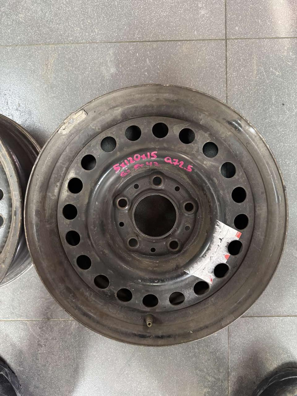 <p>Вітаю зацікавлених на авто розборці Чемпіон !!!<br />
 Предметом оголошення є Диск Металевий 5 120 R 15 6J Et42 Цо 72.5 Bmw</p>
 
 <p>Ціна вказана за 1шт!<br />
 &nbsp;</p>
 
 <p>Детальні фото та інформація за телефоном 0973363743<br />
 Відправка по усій Україні за передоплатою на транспортні витрати<br />
 Більш детальні фото надсилаємо на вайбер<br />
 Запрошуємо до перегляду інших оголошень</p> — фото 5